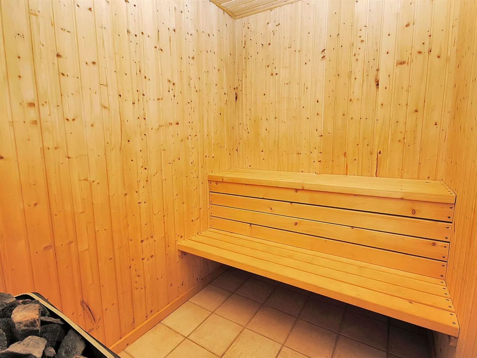 "Gesina" - 600m to the fjord-Binnen