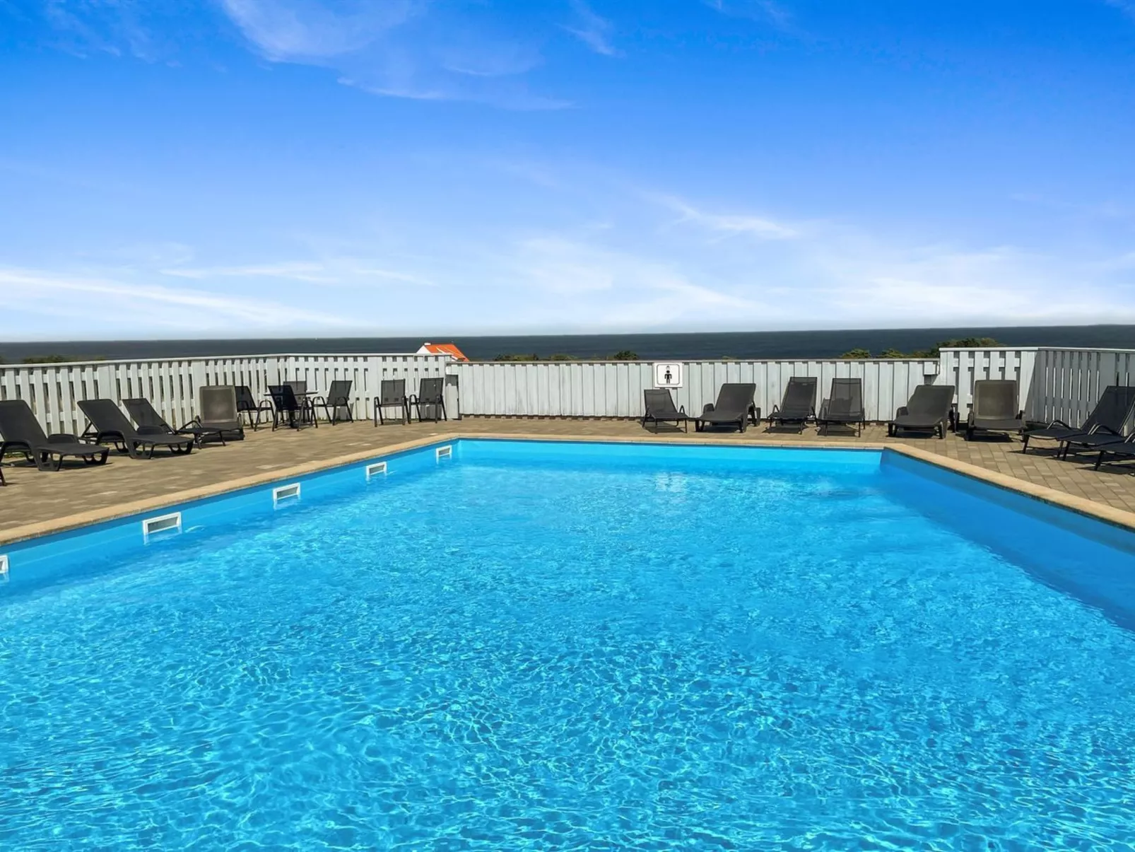 "Roger" - 400m from the sea