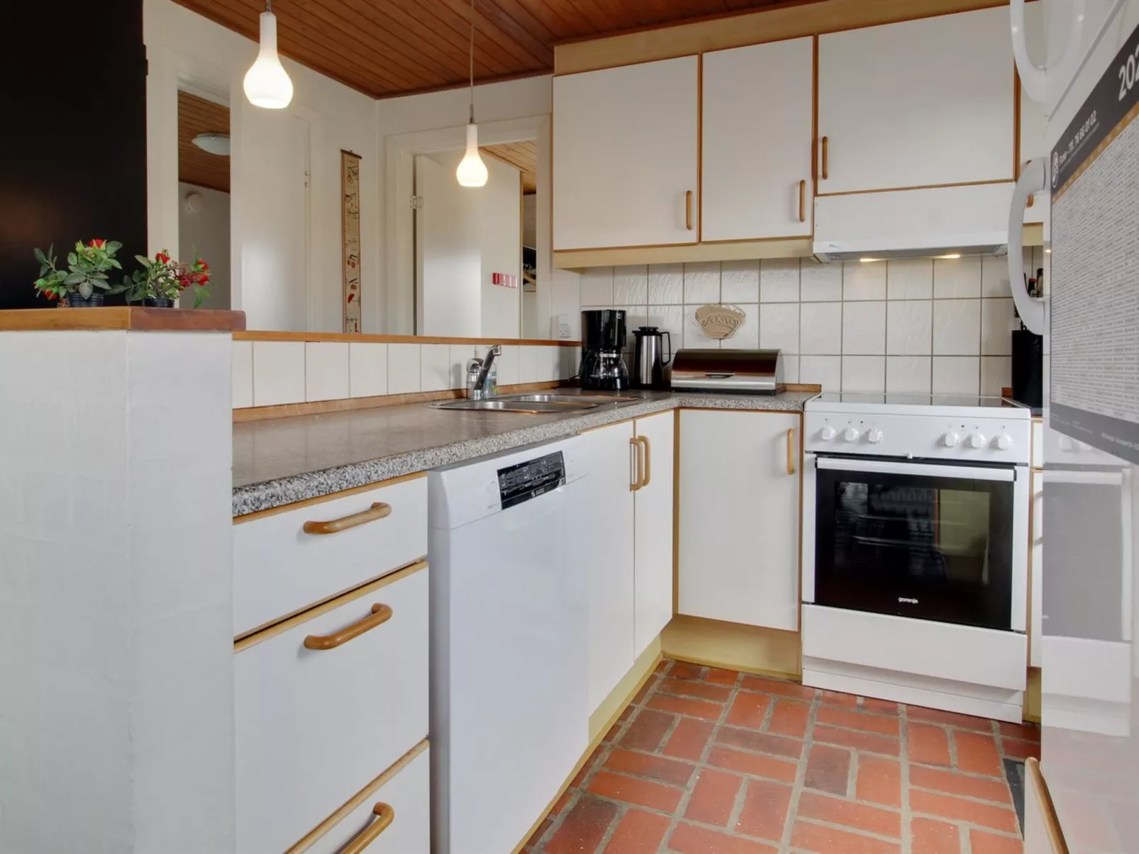 "Sophine" - 50m from the sea-Binnen