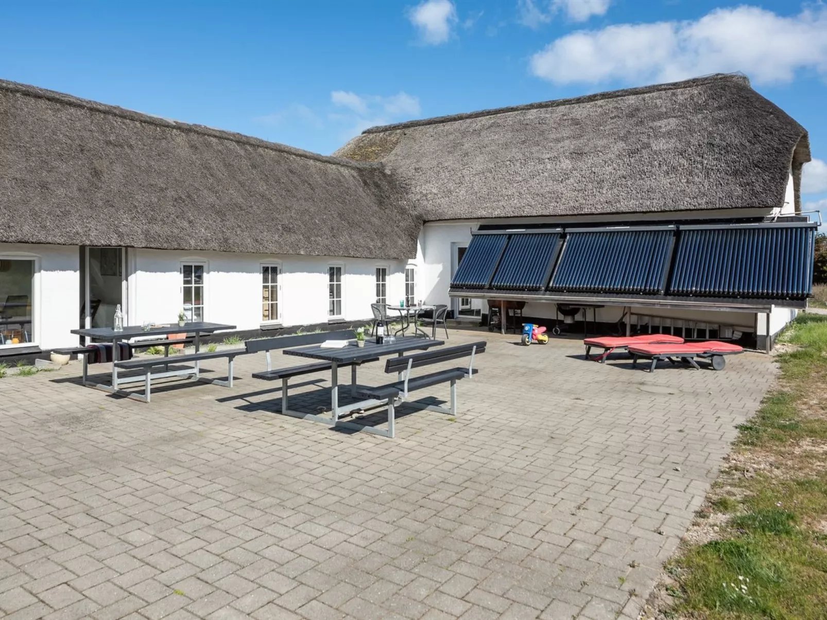 "Cornelius" - 900m from the sea-Buiten