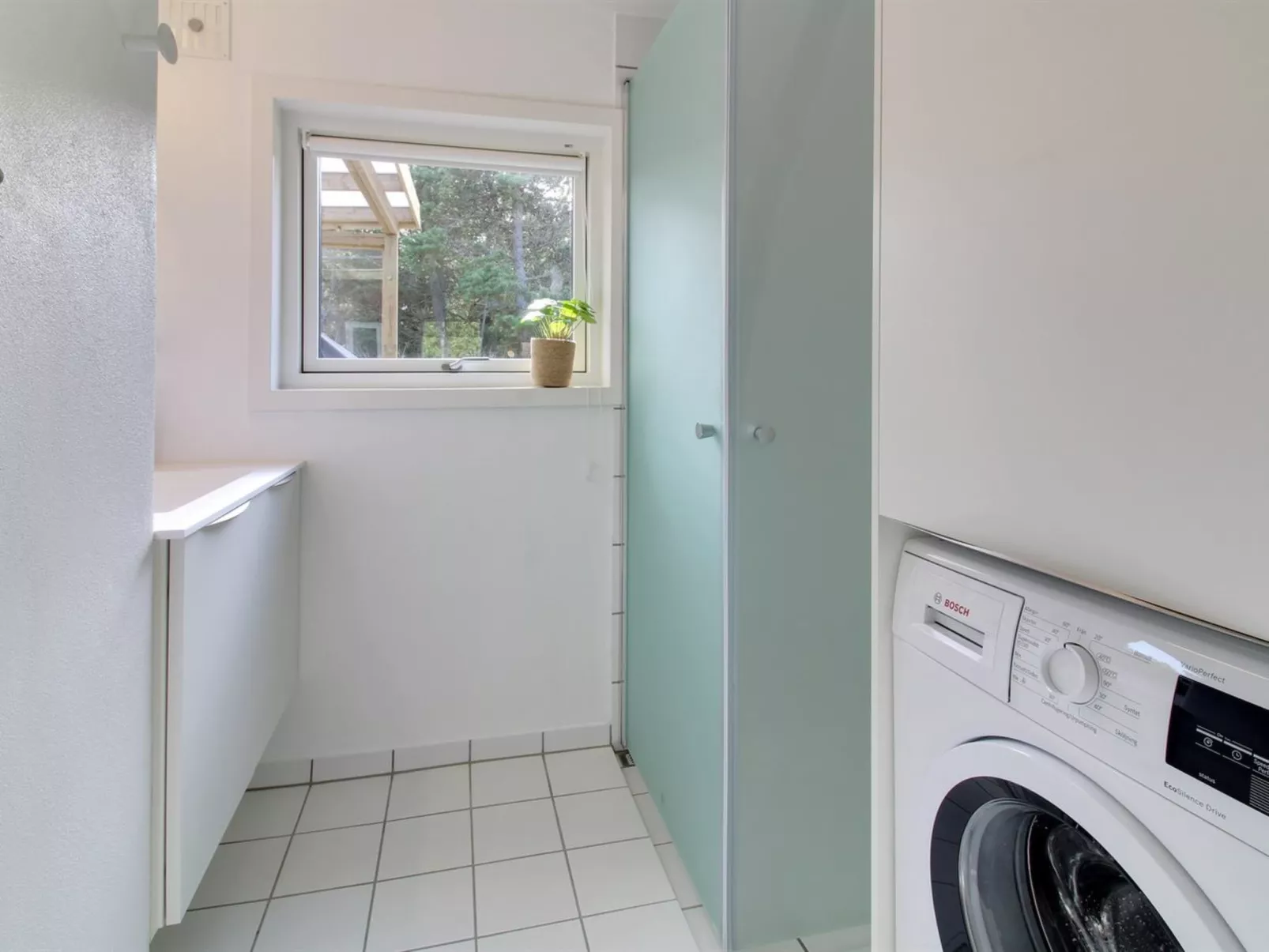 "Eliene" - 500m from the sea-Binnen