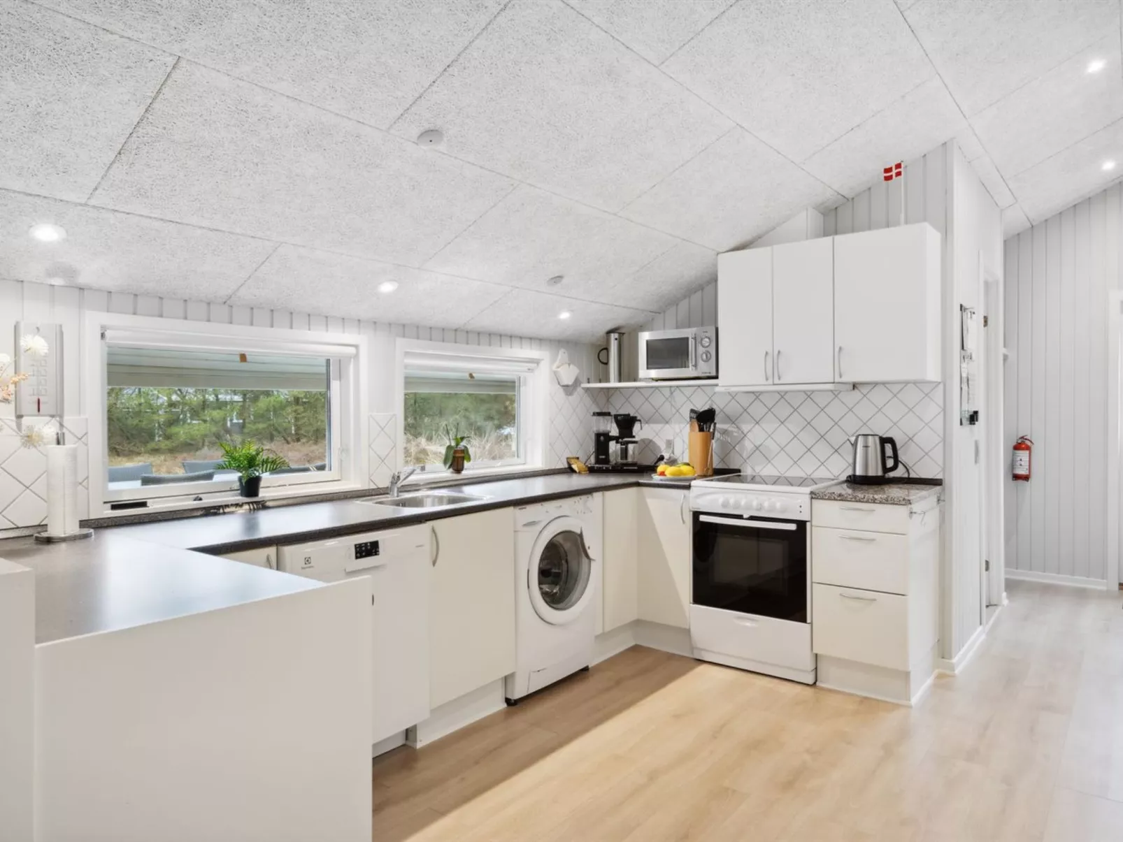 "Keke" - 2.5km from the sea-Binnen