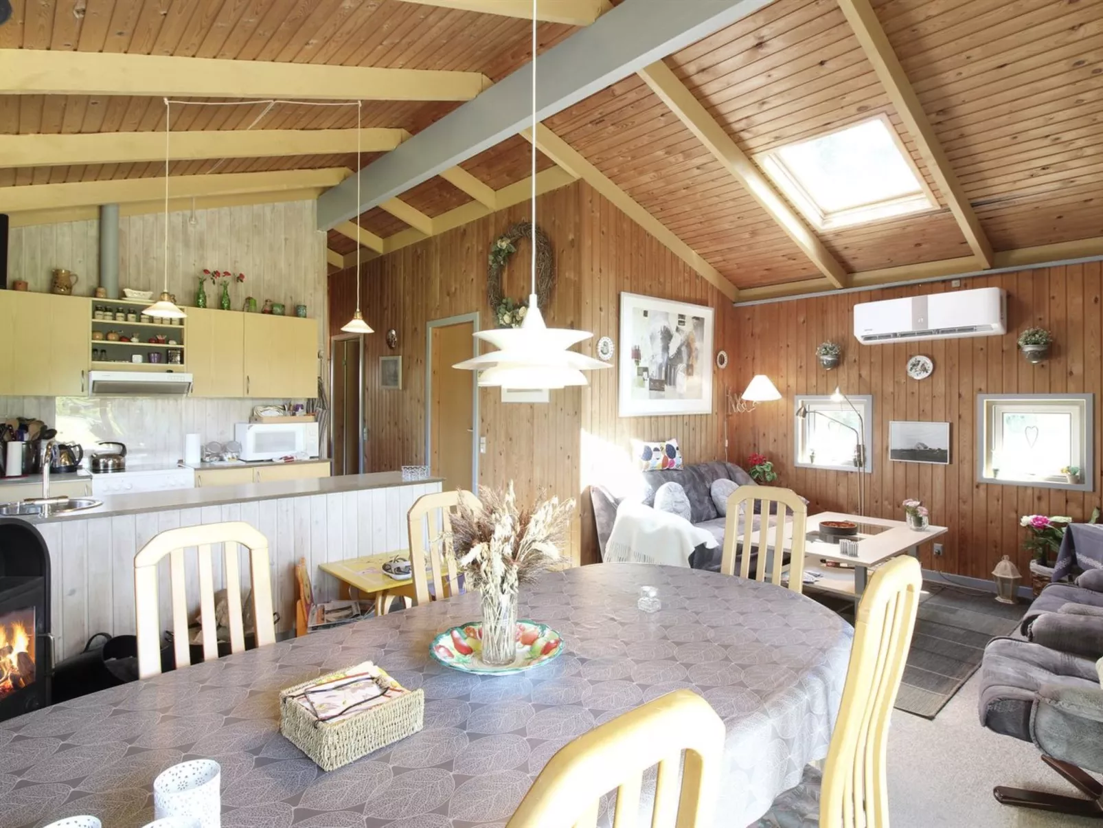 "Sonya" - 1km from the sea-Binnen