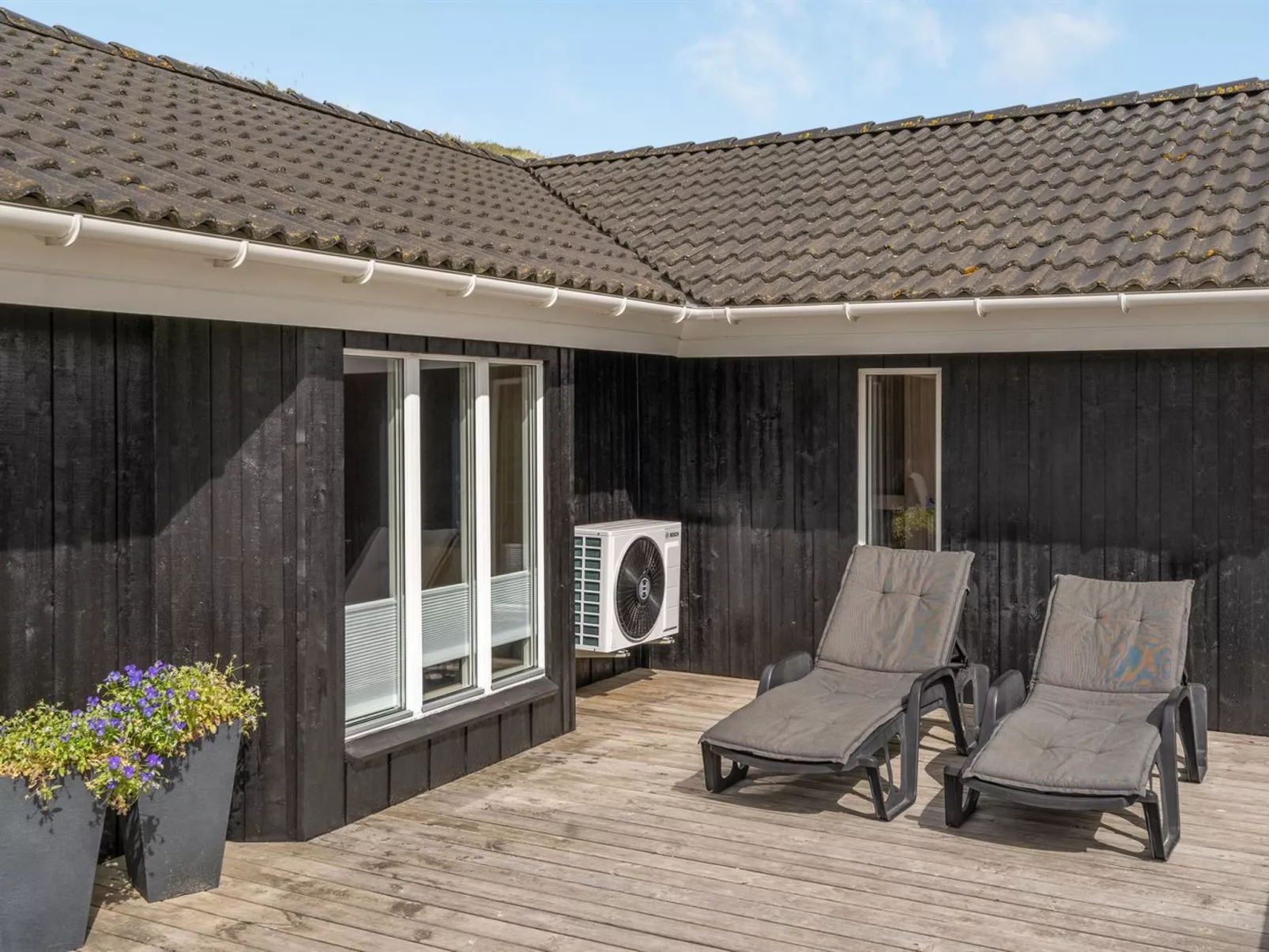 "Wilke" -  from the sea-Buiten