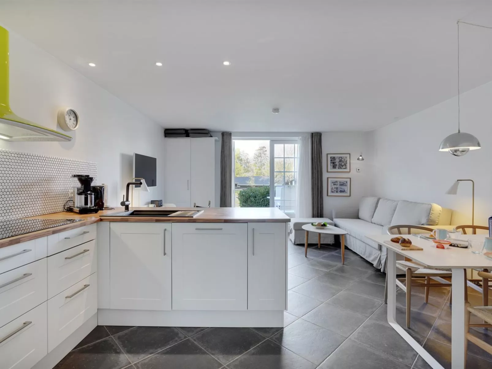 "Samson" - 100m from the sea-Binnen