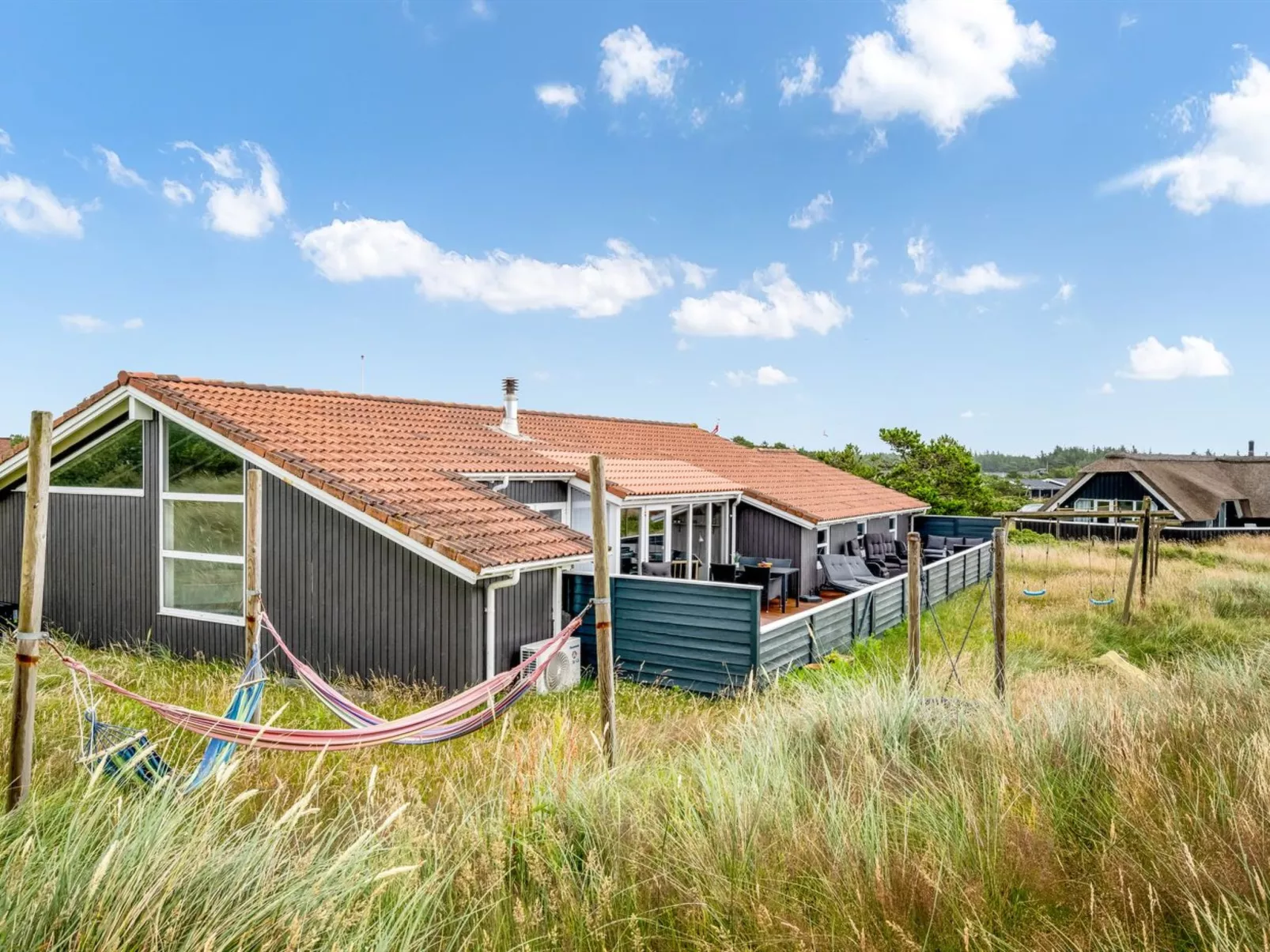 "Petkana" - 700m from the sea-Buiten