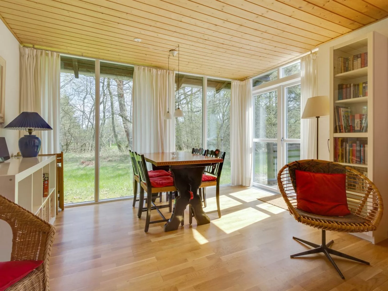 "Eina" - 250m from the sea-Binnen