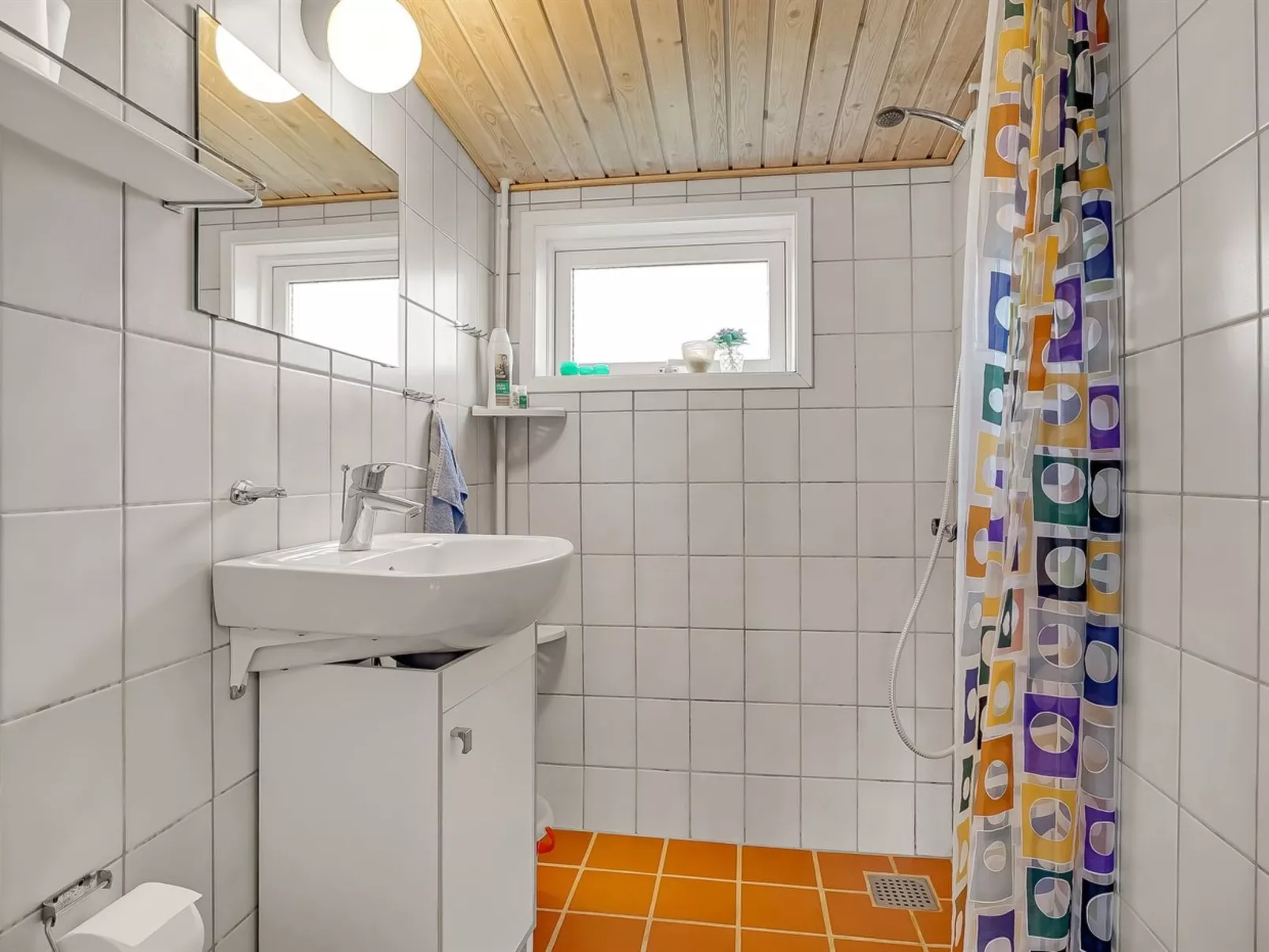 "Dyveke" - 220m from the sea-Binnen