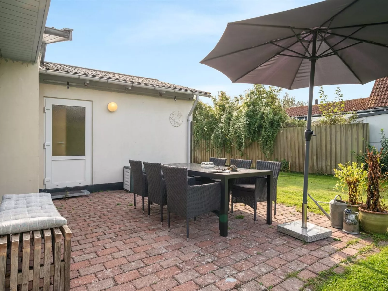 "Hattie" - 100m from the sea-Buiten