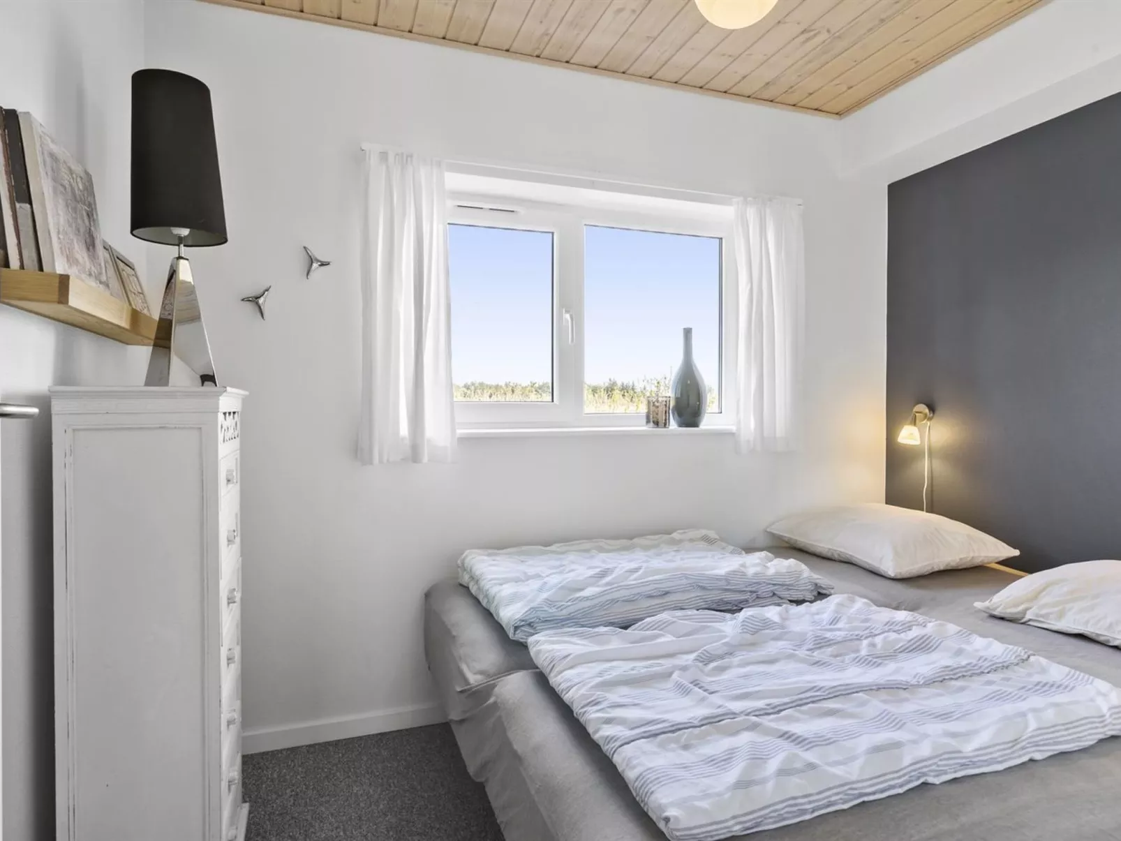 "Chris" - 750m from the sea-Binnen