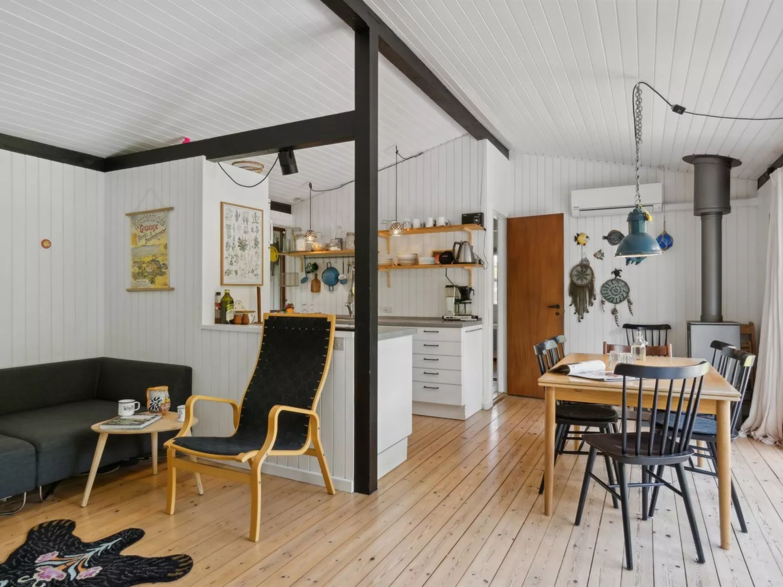 "Sarah" - 500m from the sea-Binnen