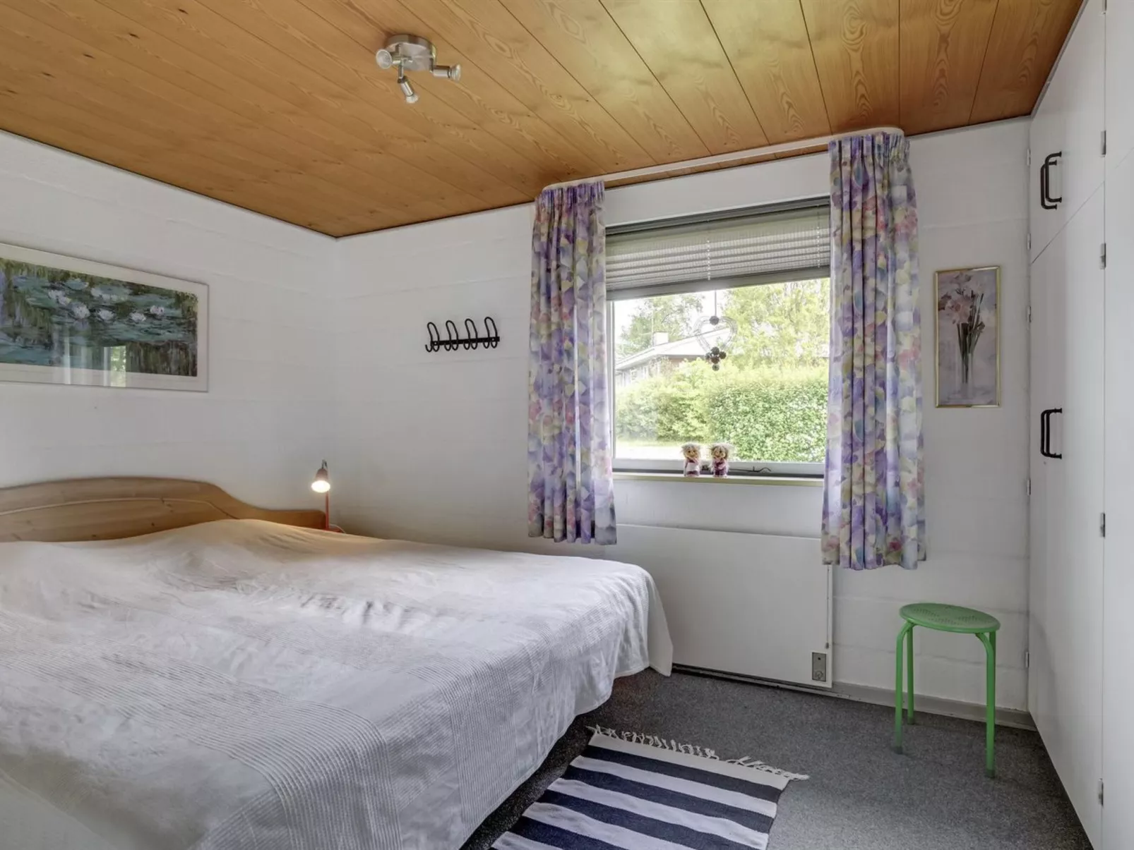 "Yak" - 350m from the sea-Binnen