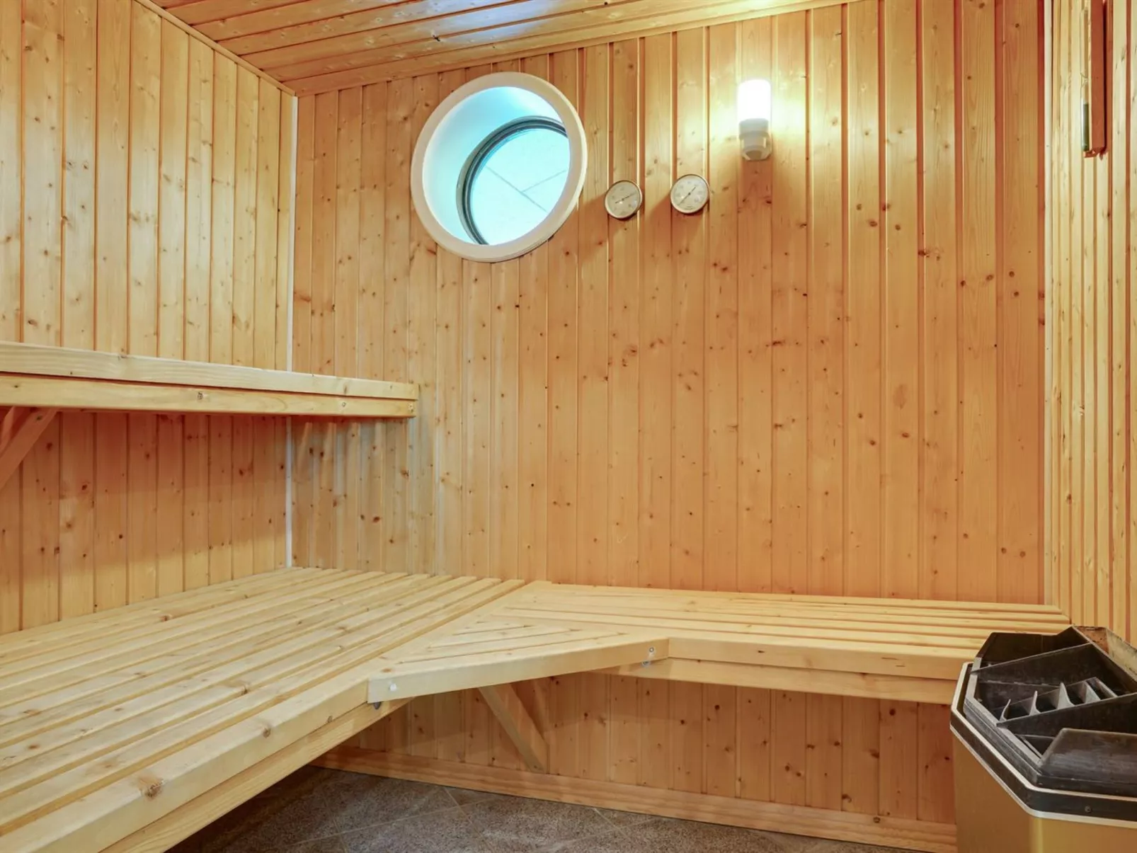 "Liliana" - 800m from the sea-Binnen