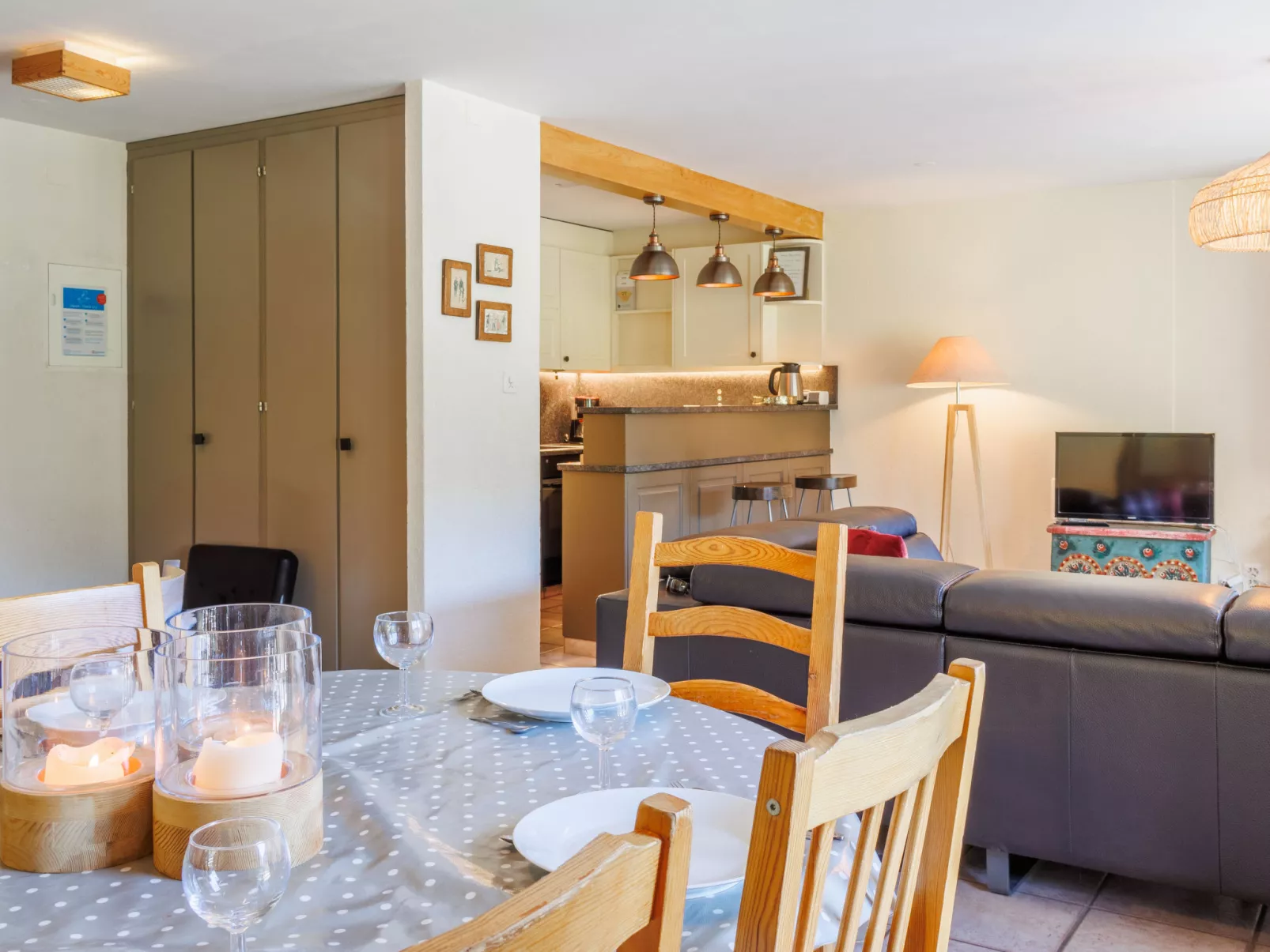 Dents Rousses B4-Binnen