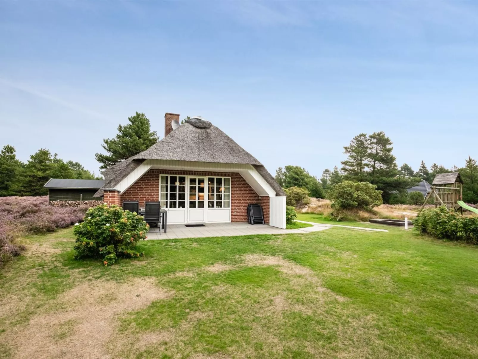 "Hakun" - 4km from the sea-Buiten