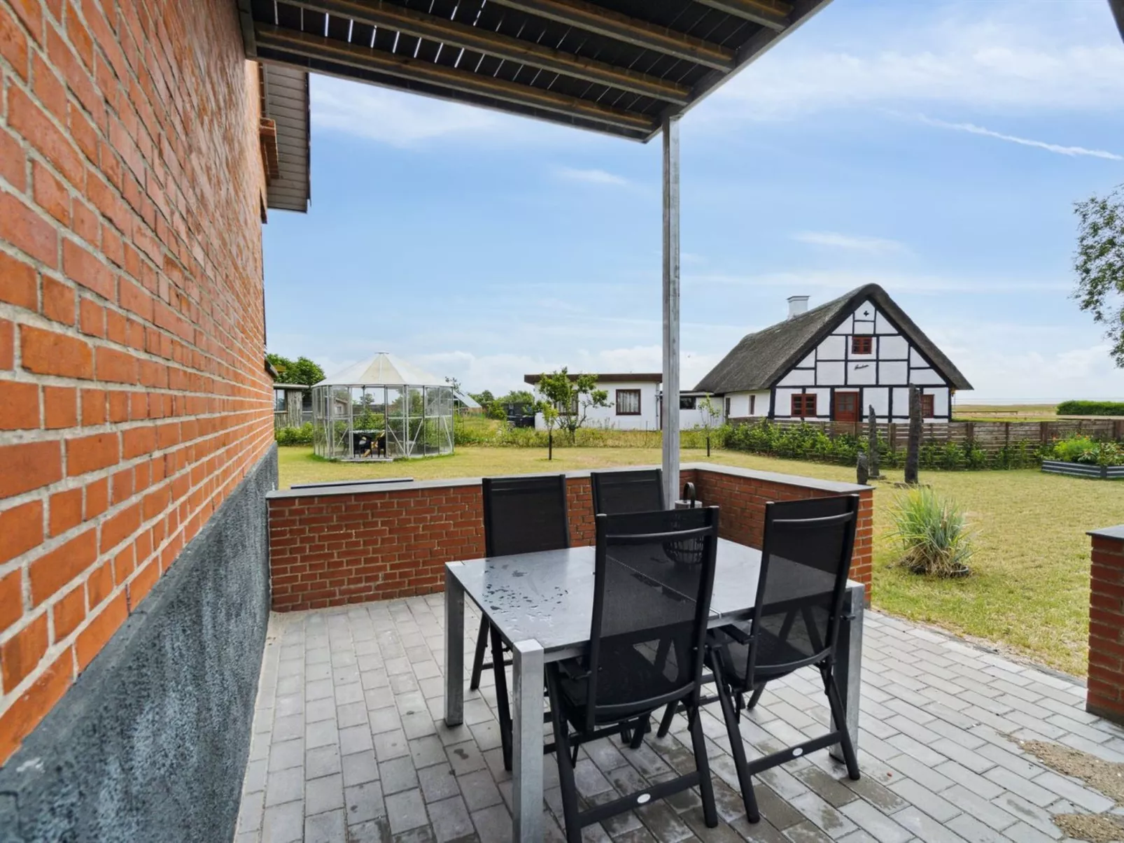 "Amely" - 500m from the sea-Buiten