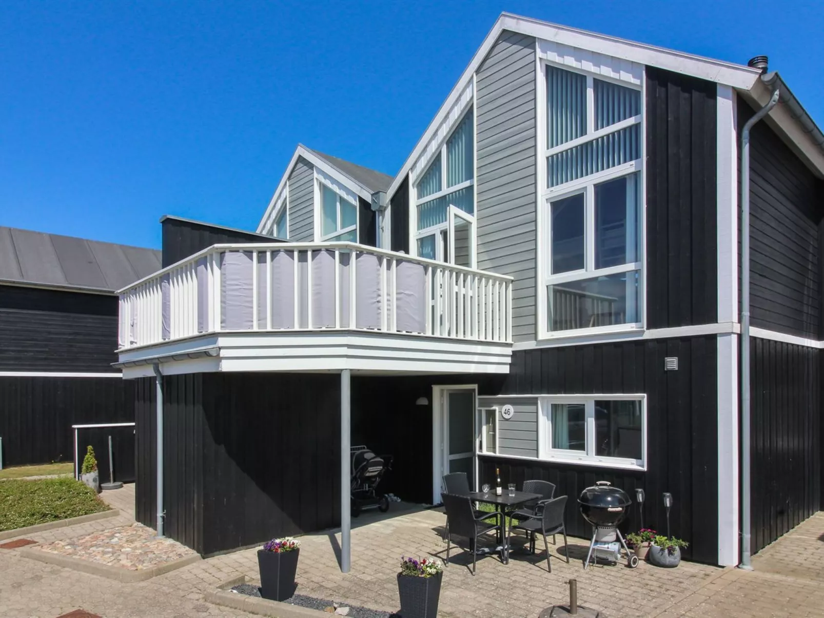 "Adna" - 700m from the sea-Buiten