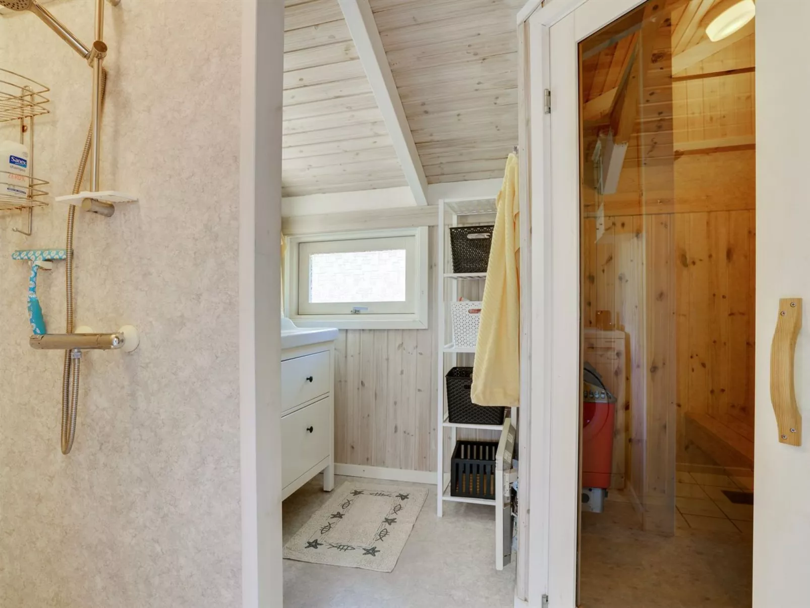 "Peter" - 400m from the sea-Binnen