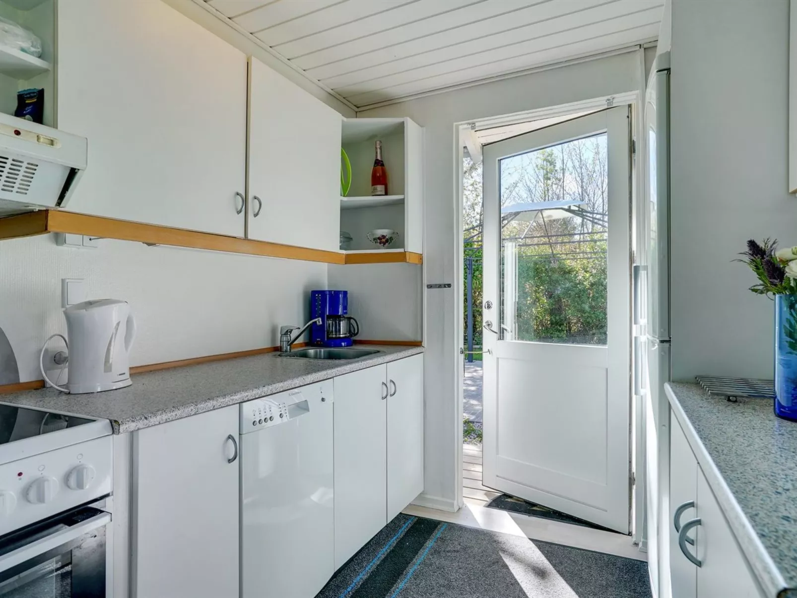 "Akira" - 500m to the fjord-Binnen