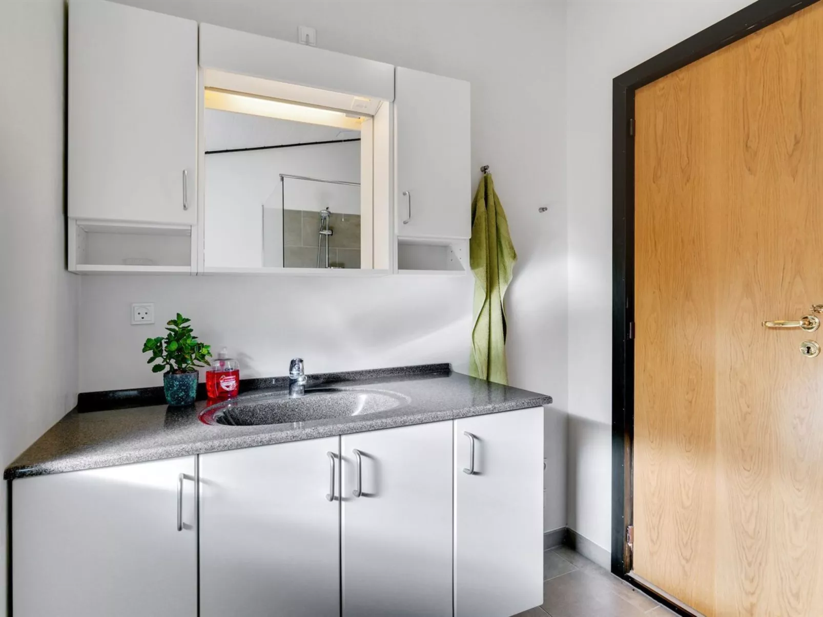 "Alida" - 1.1km from the sea-Binnen