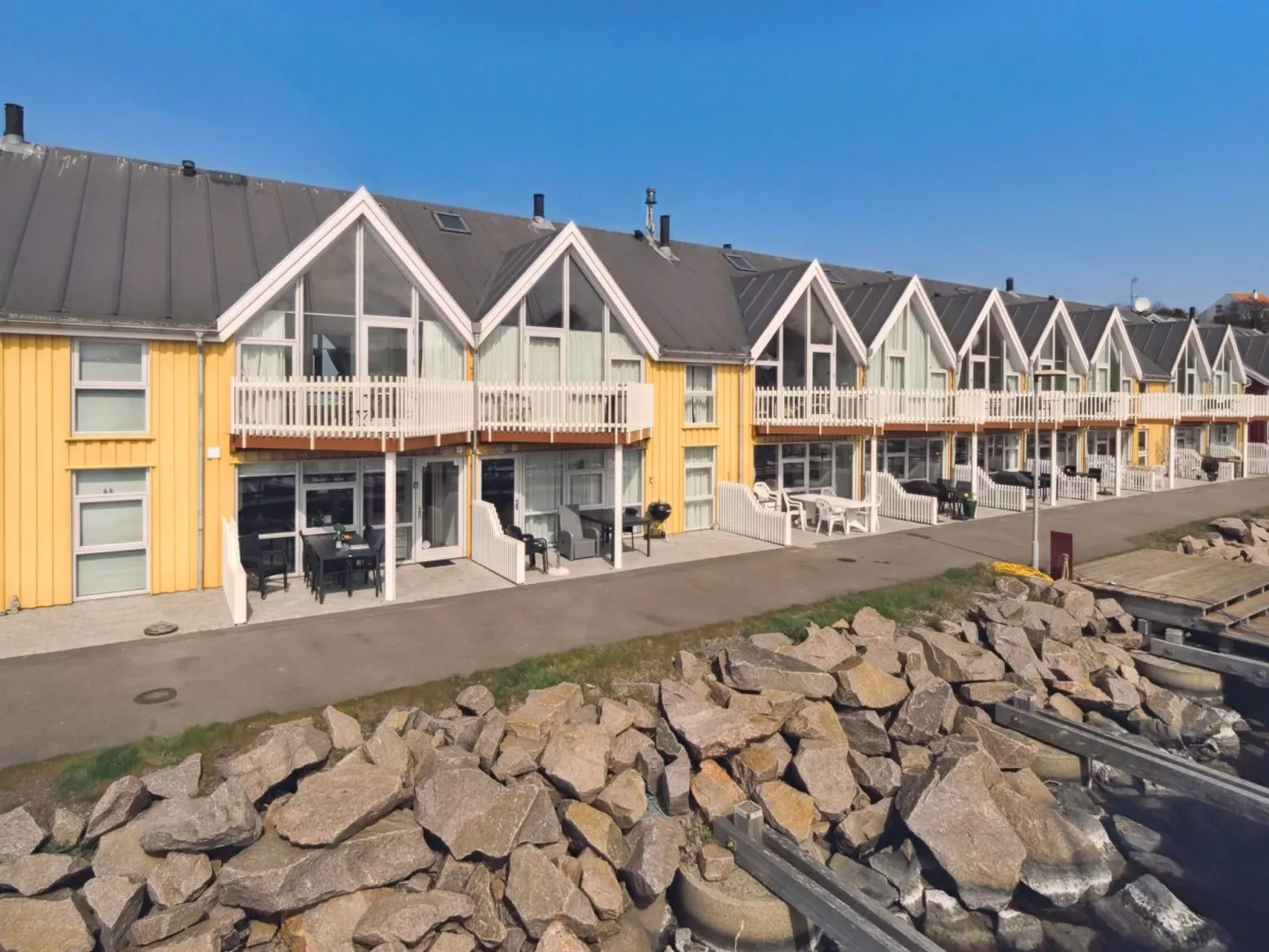 "Fridhild" - 10m from the sea-Buiten