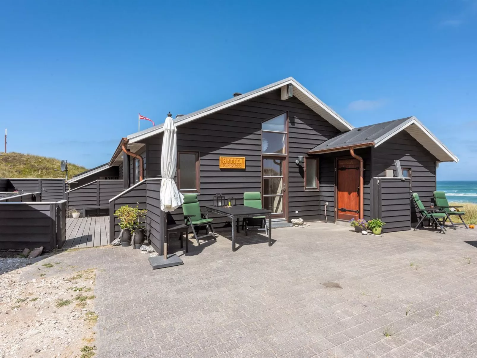 "Arngrim" - 100m from the sea-Buiten