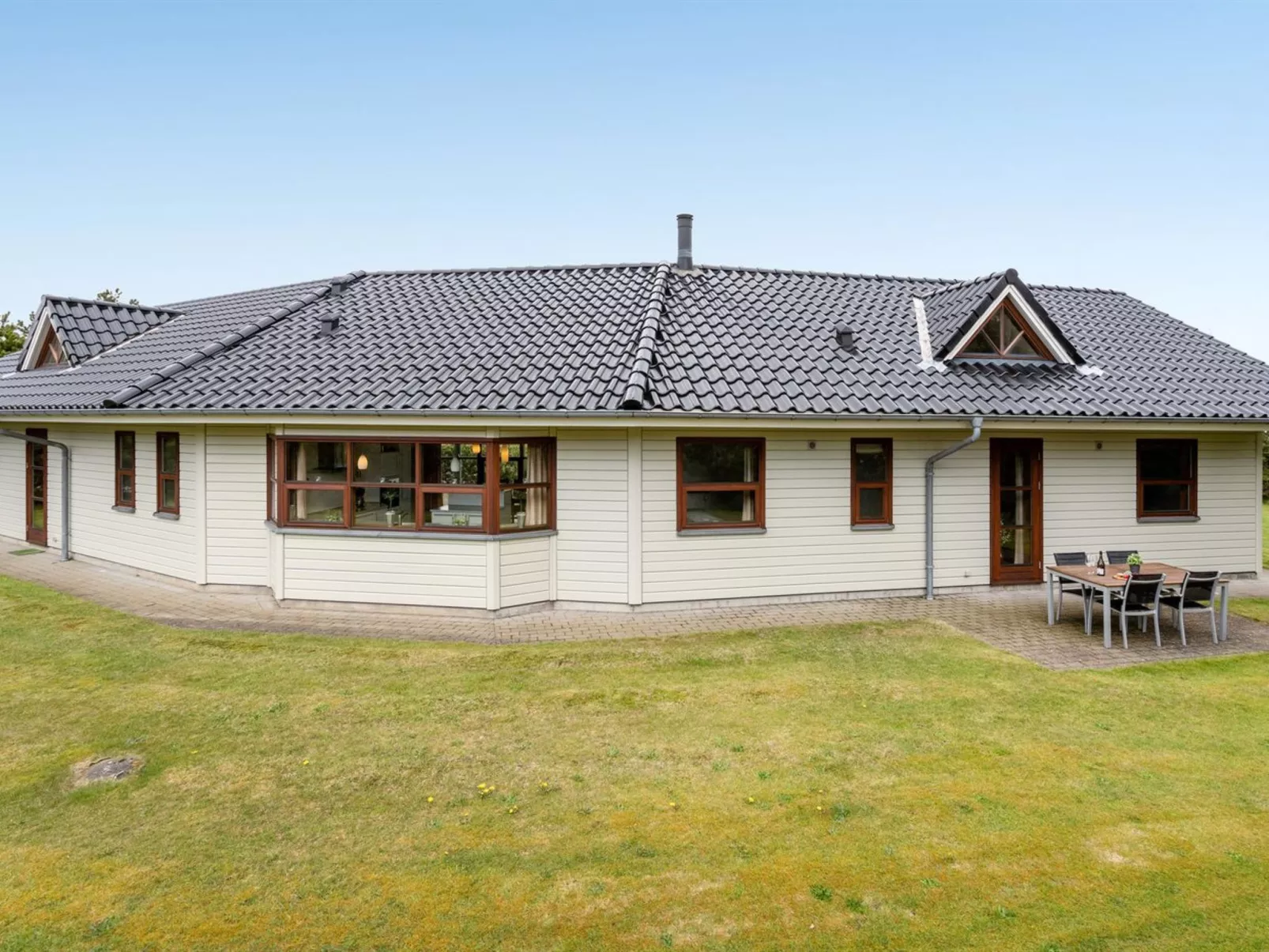 "Amundi" - 3.8km from the sea-Buiten