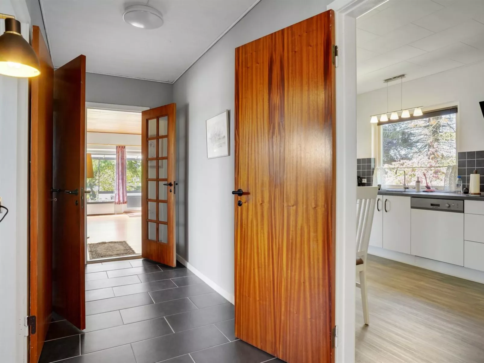 "Slavjanka" - 2km from the sea-Binnen