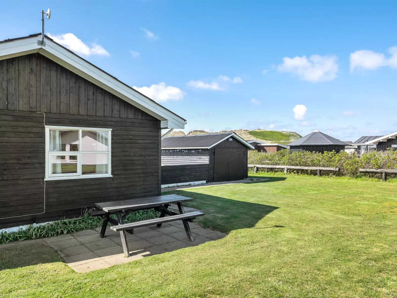 "Evely" - 300m from the sea-Buiten