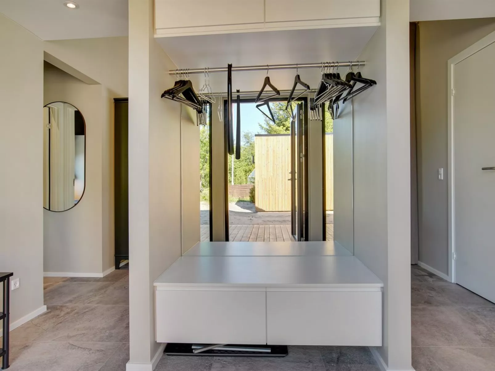 "Ileana" -  from the sea-Binnen