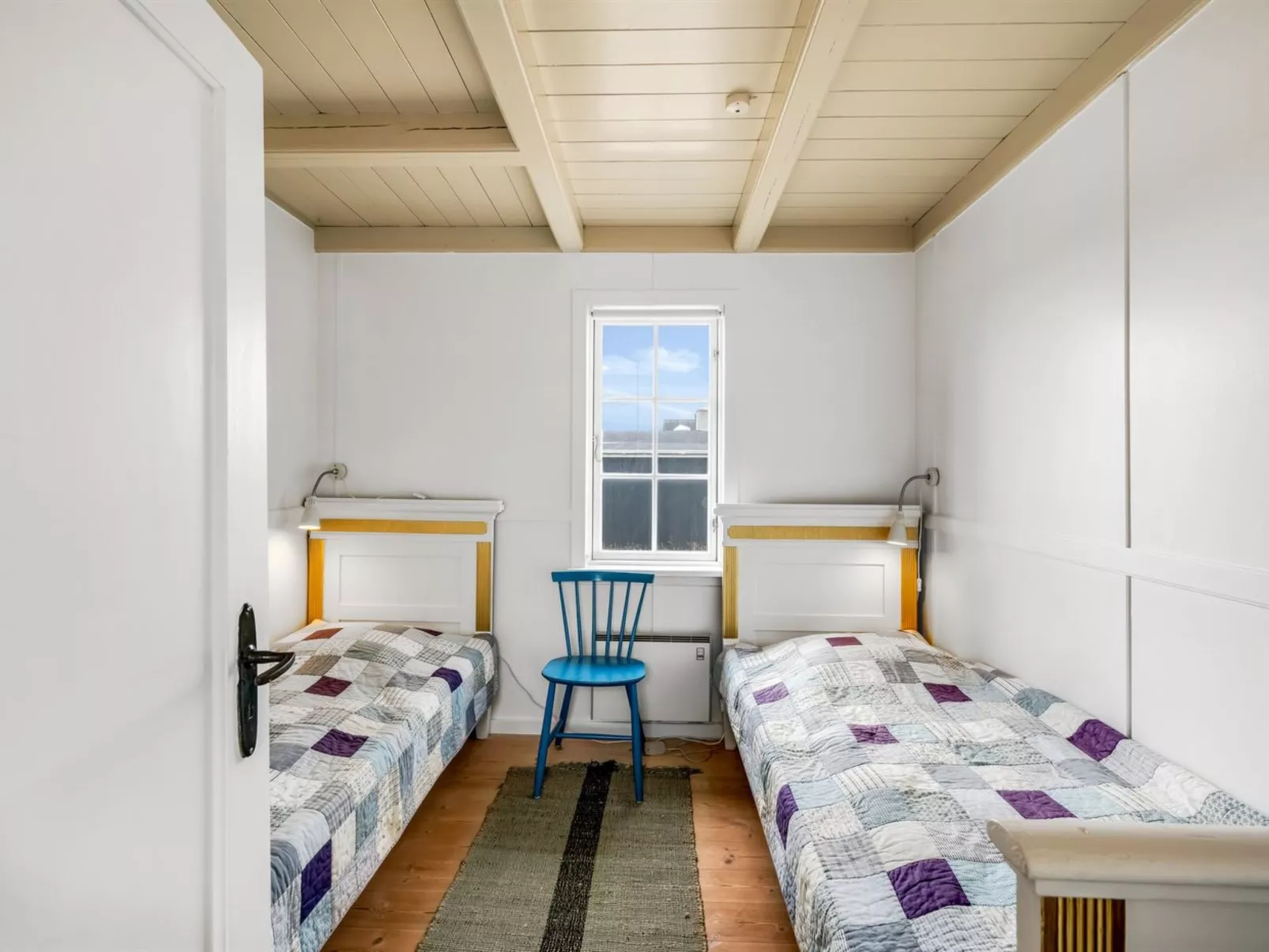 "Jamie" - 200m from the sea-Binnen