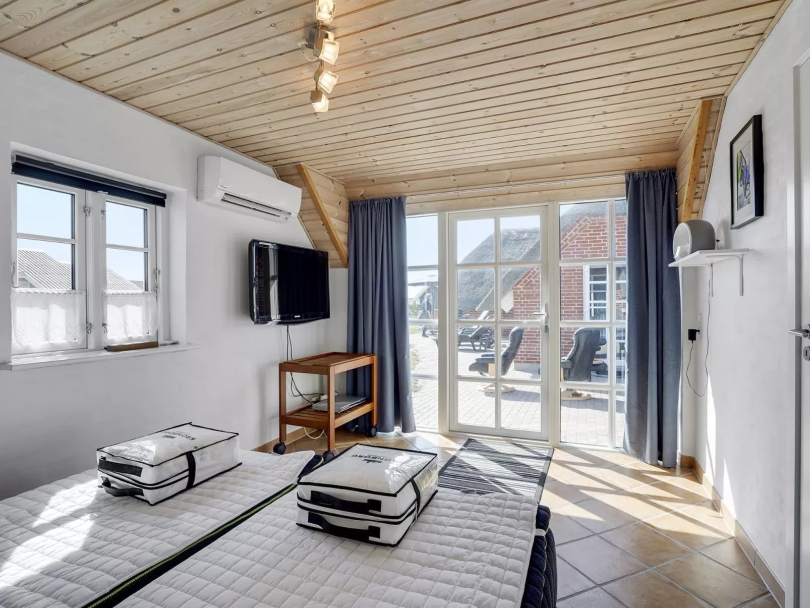 "Lavina" - 950m from the sea-Binnen