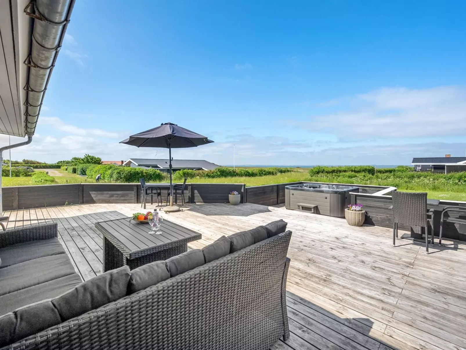 "Nahel" - 150m to the fjord-Buiten