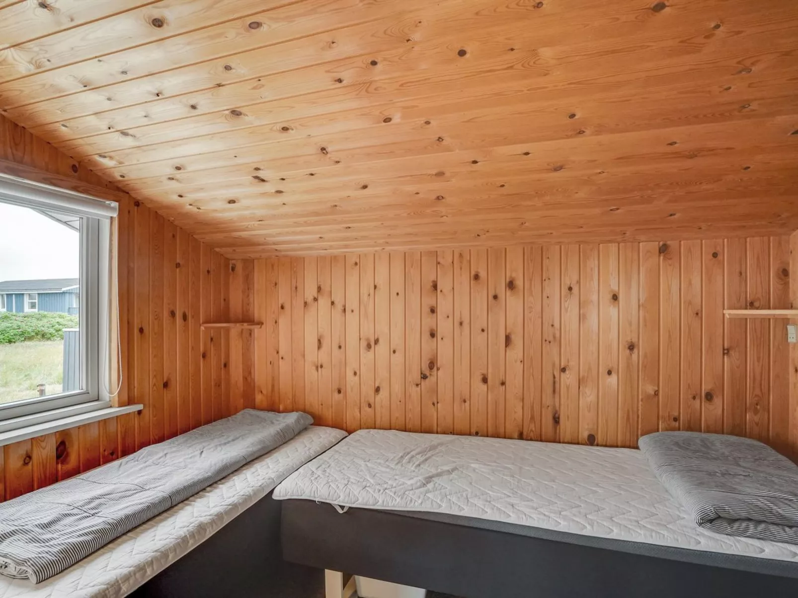 "Svea" - 400m from the sea-Binnen