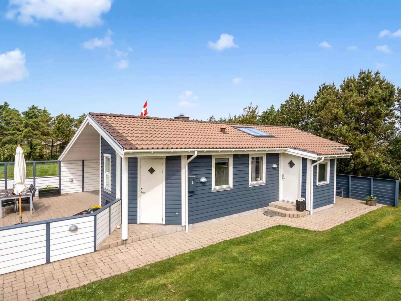 "Sölva" - 750m from the sea-Buiten