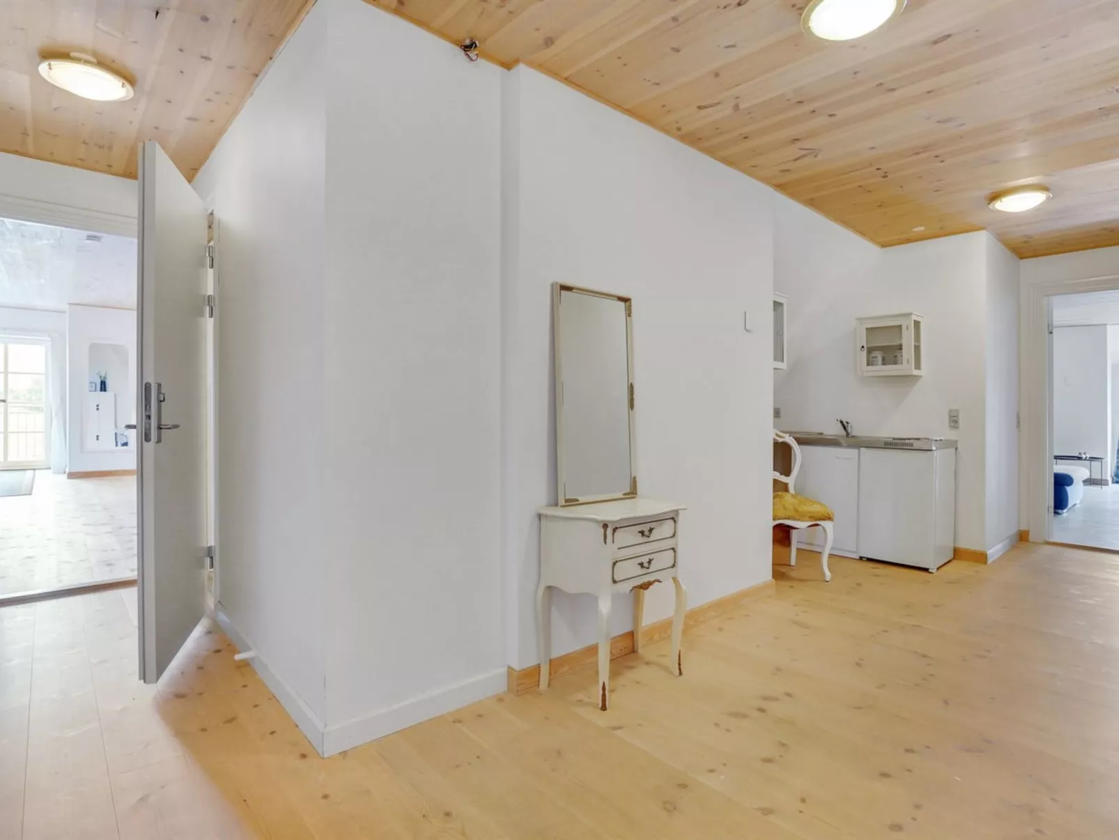 "Knut" - 10km from the sea-Binnen