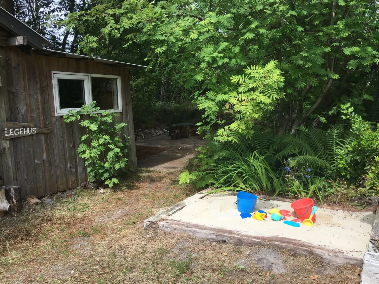 "Elevine" - 300m to the fjord-Buiten