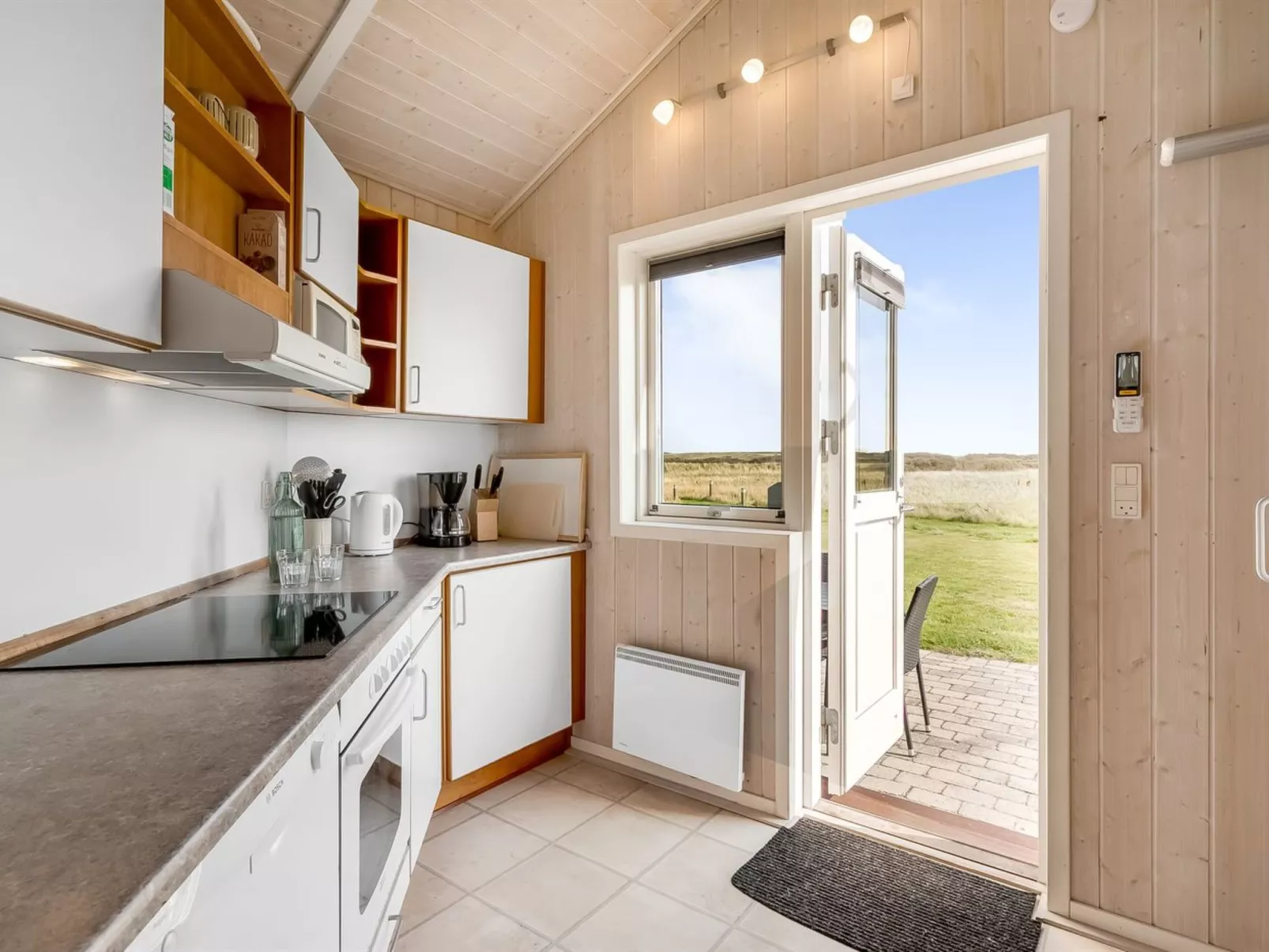 "Eemil" - 700m from the sea-Binnen