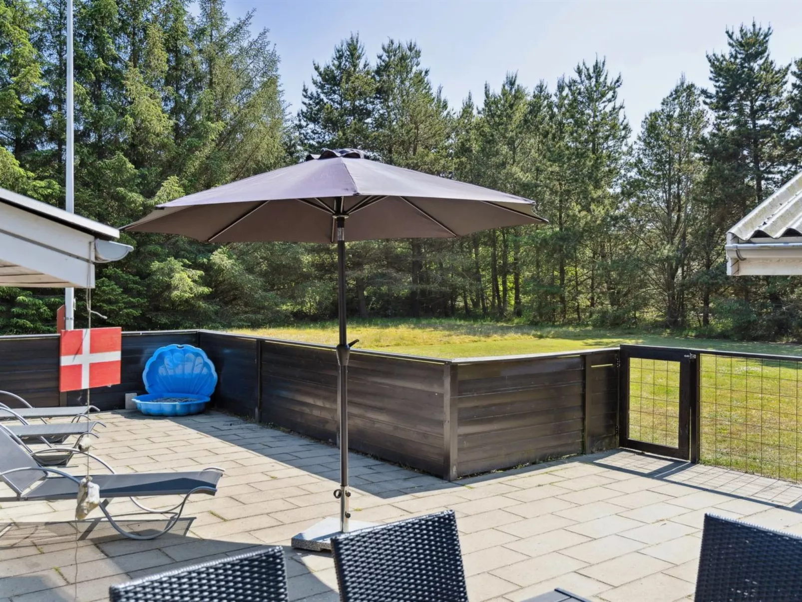 "Ally" - 250m from the sea-Buiten