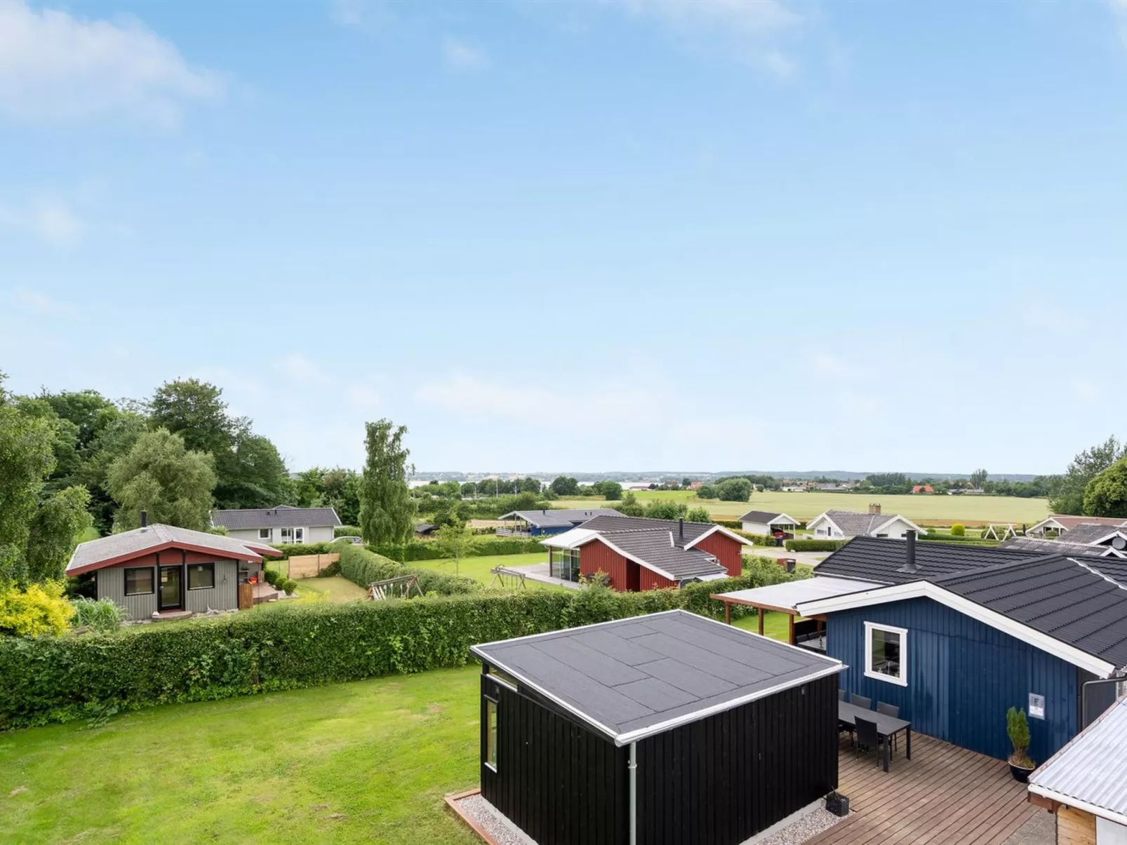 "Roar" - 500m from the sea-Buiten