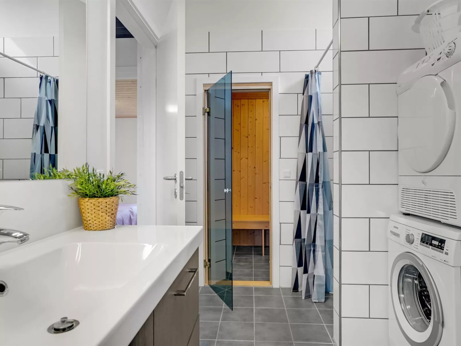 "Ayen" - 1.5km from the sea-Binnen