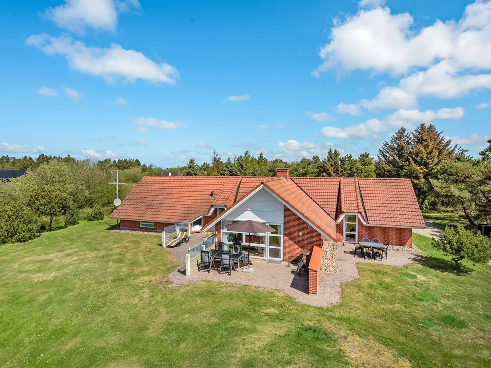 "Swening" - 2.1km from the sea-Buiten