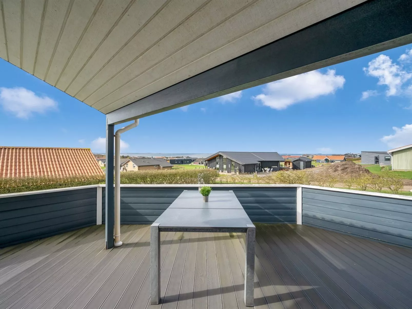 "Loviisa" - 300m to the fjord-Buiten