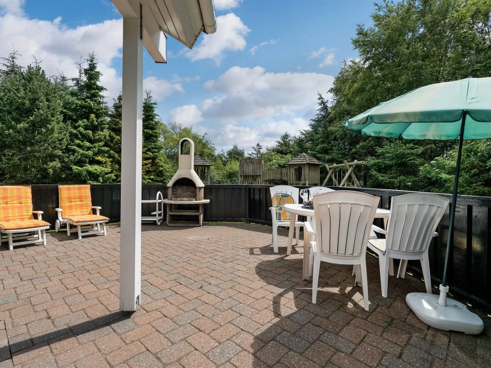 "Hemming" -  from the sea-Buiten