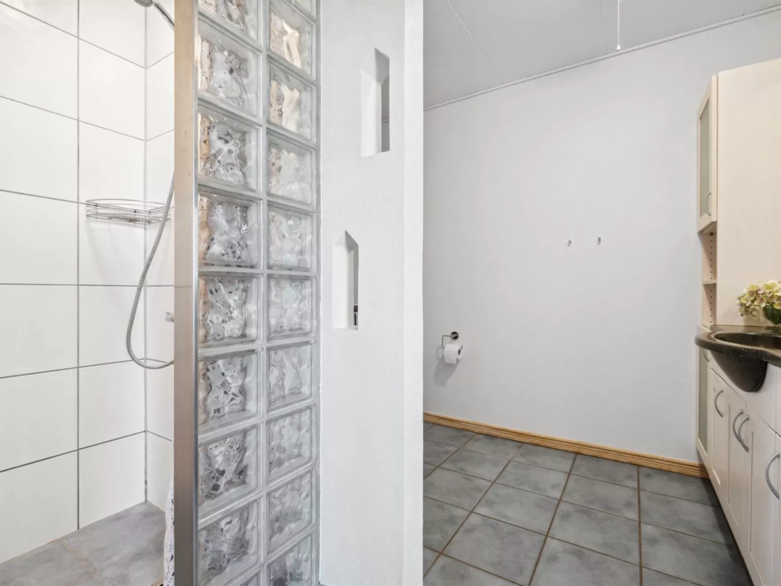 "Alvira" - 8km to the fjord-Binnen