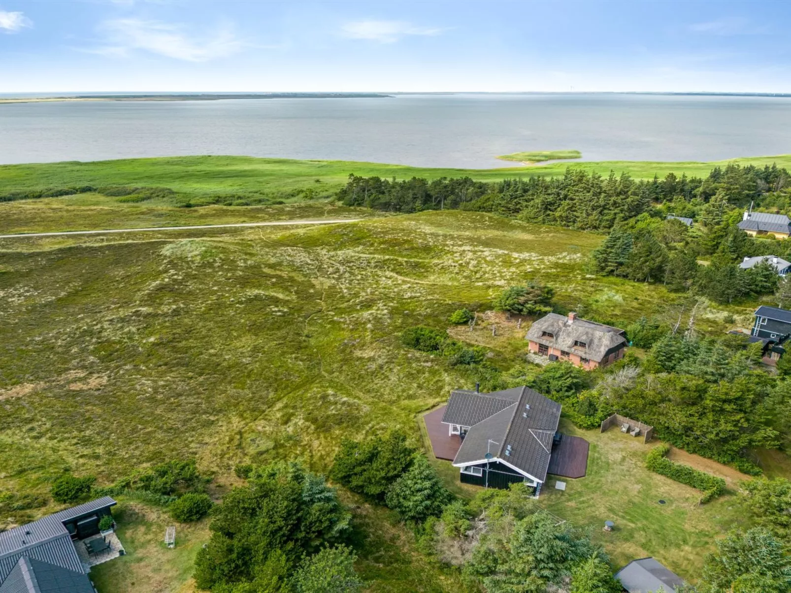 "Leona" - 250m to the fjord-Buiten