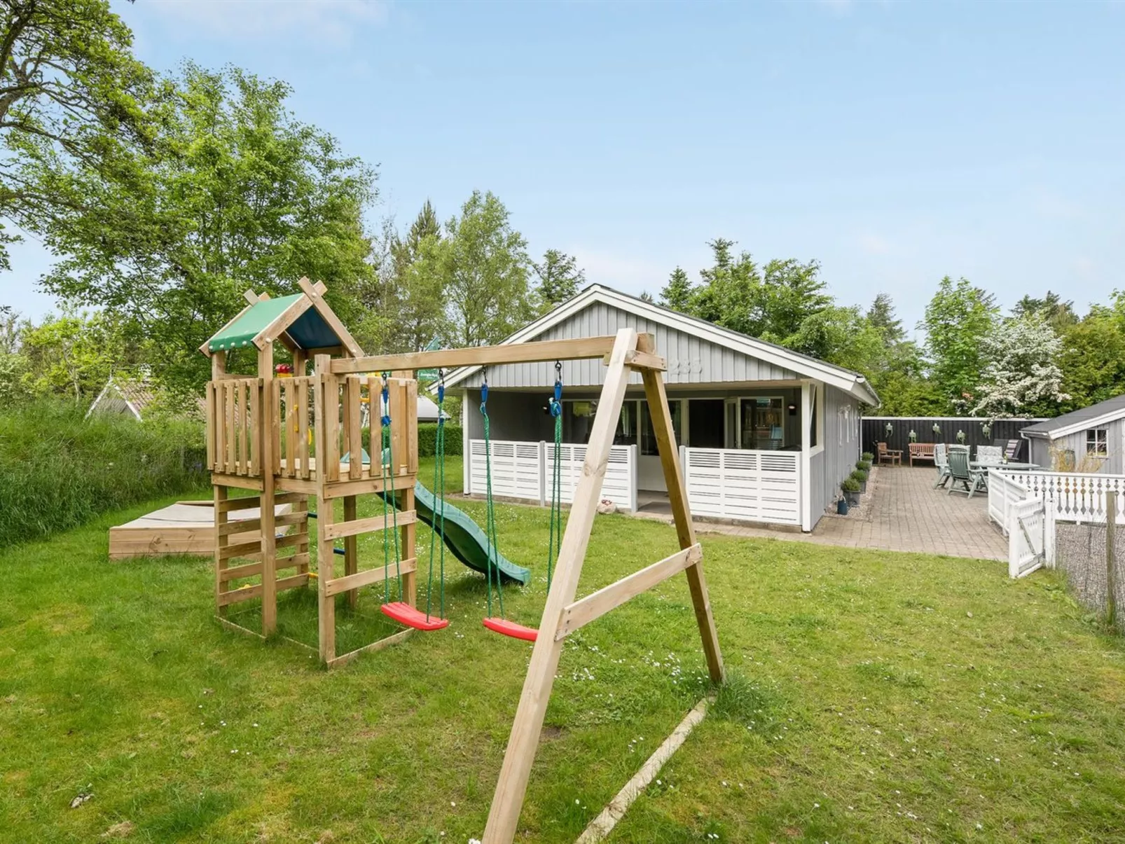 "Elizabeth" - 400m to the fjord-Buiten