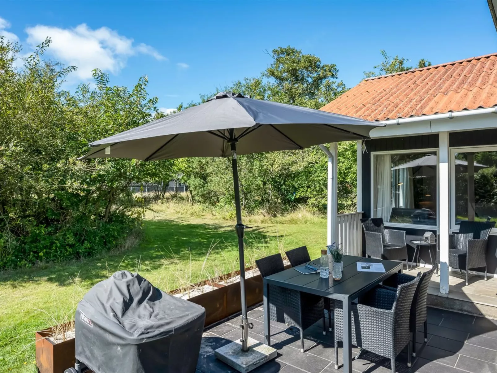 "Yall" - 1km from the sea