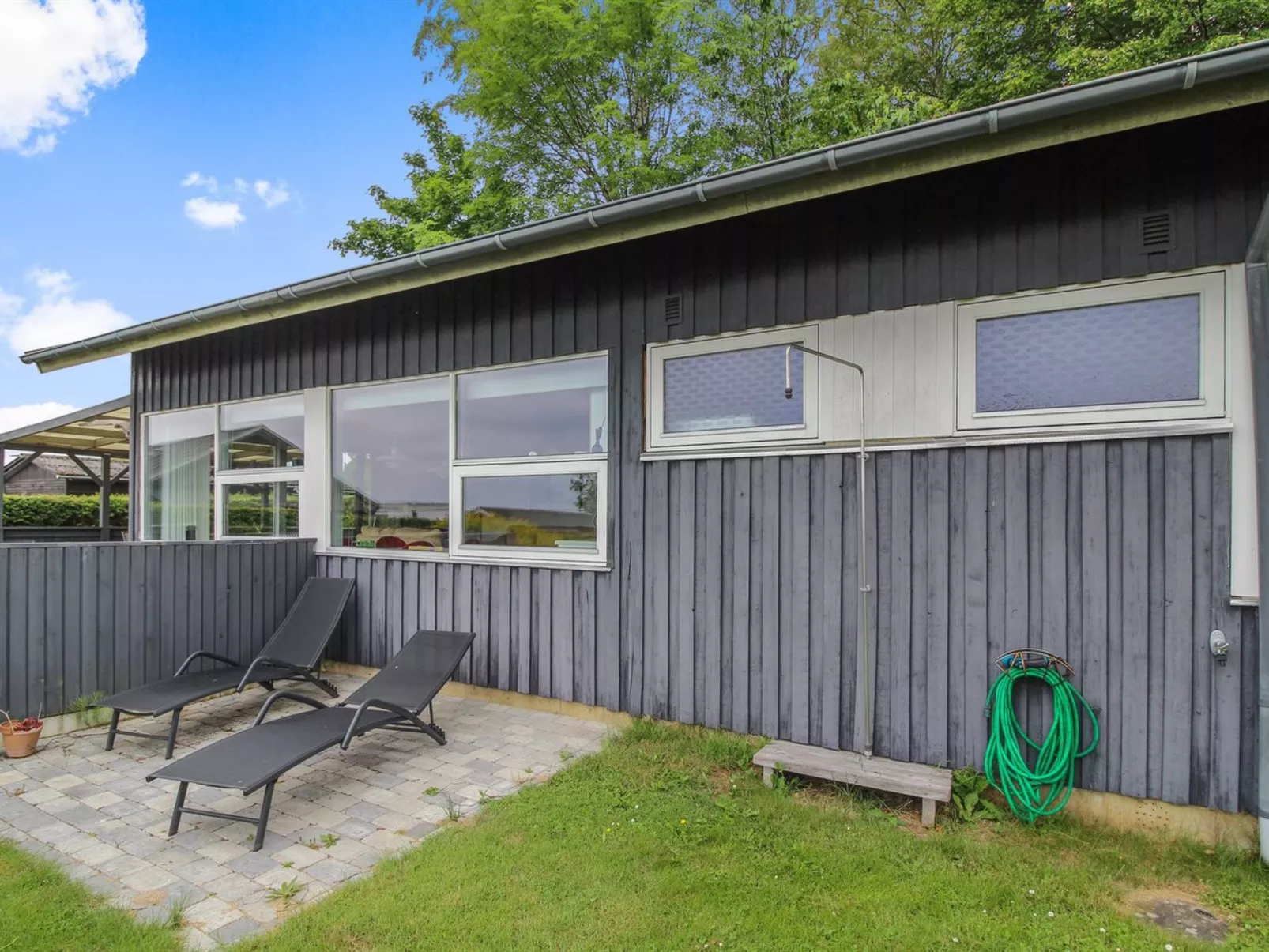 "Giselle" - 150m from the sea-Buiten