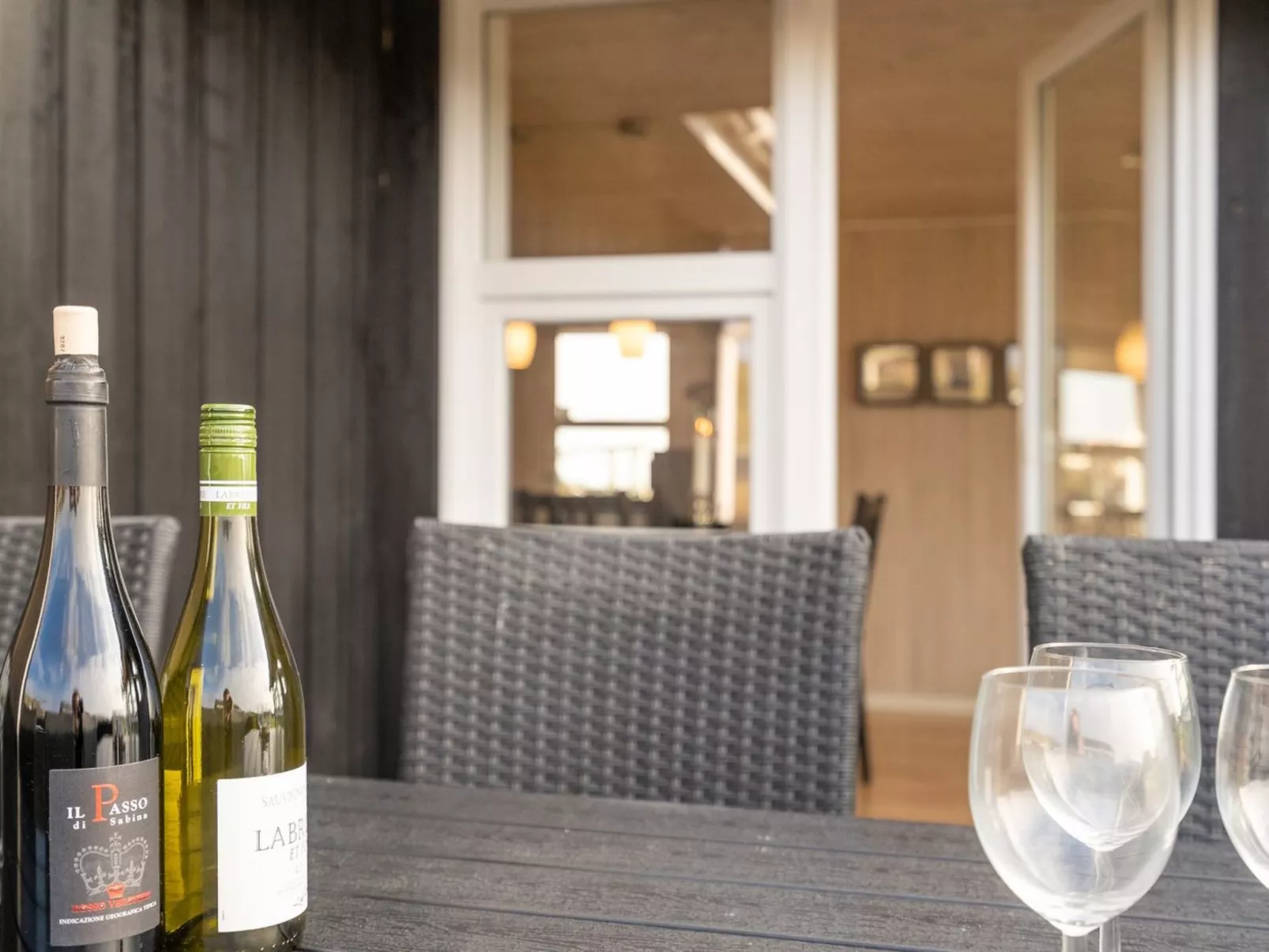 "Hroswitha" - 100m from the sea-Buiten